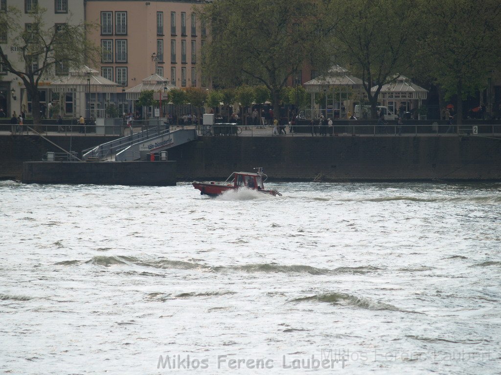 Uebungsfahrt Loeschboot und Ursula P88.JPG